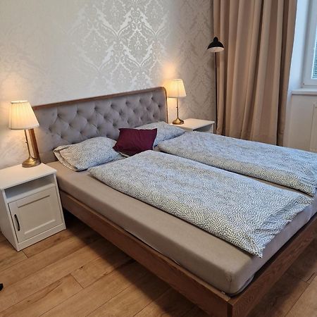 Old Town Apartment - 2 Bedrooms, Self Check-In Bratislava Eksteriør bilde