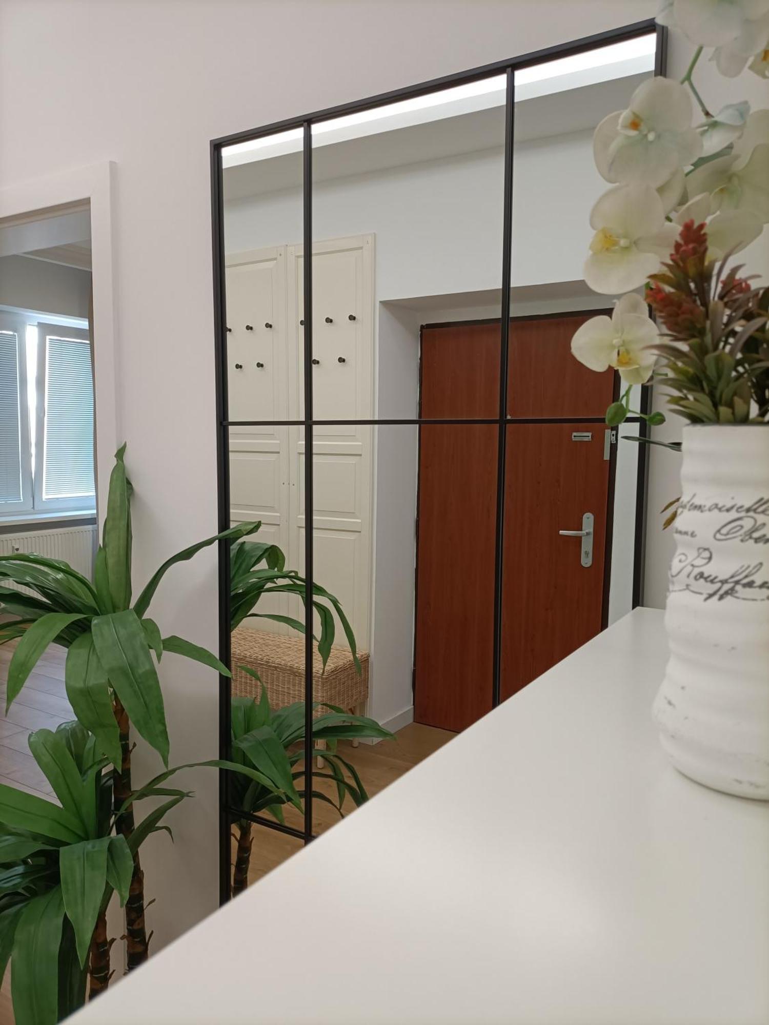 Old Town Apartment - 2 Bedrooms, Self Check-In Bratislava Eksteriør bilde